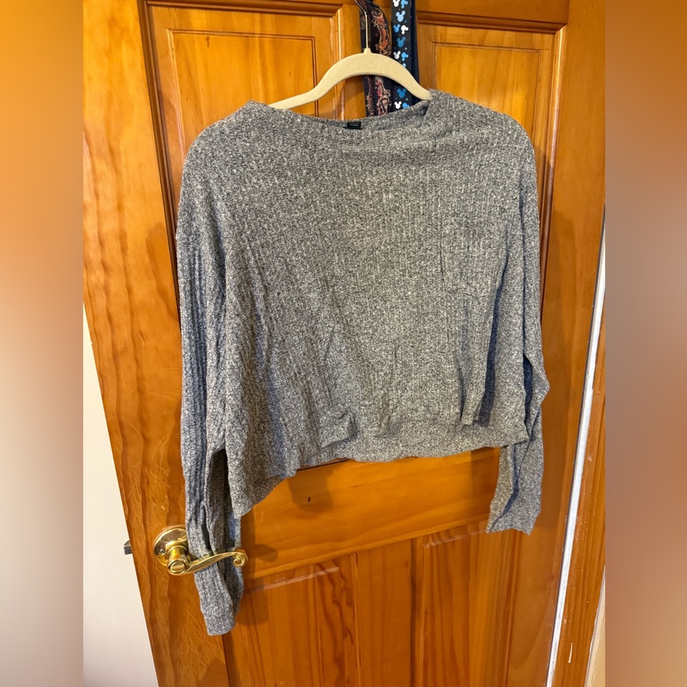 Women’s Grey Long Sleeve Crop Shirt Size Large